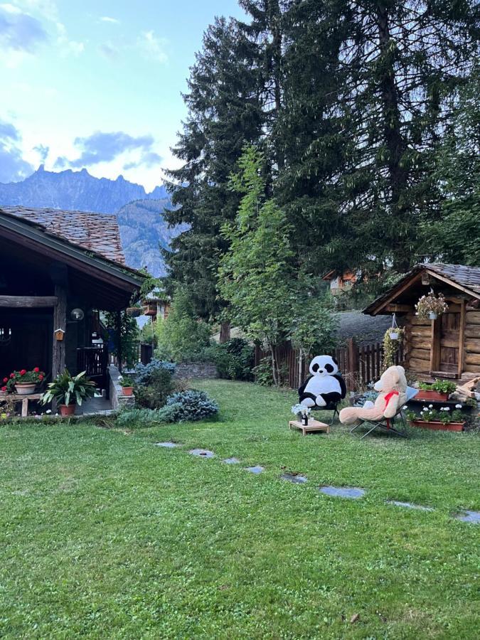 Chalet Blanc "Coeur Sapin" Курмайор Экстерьер фото