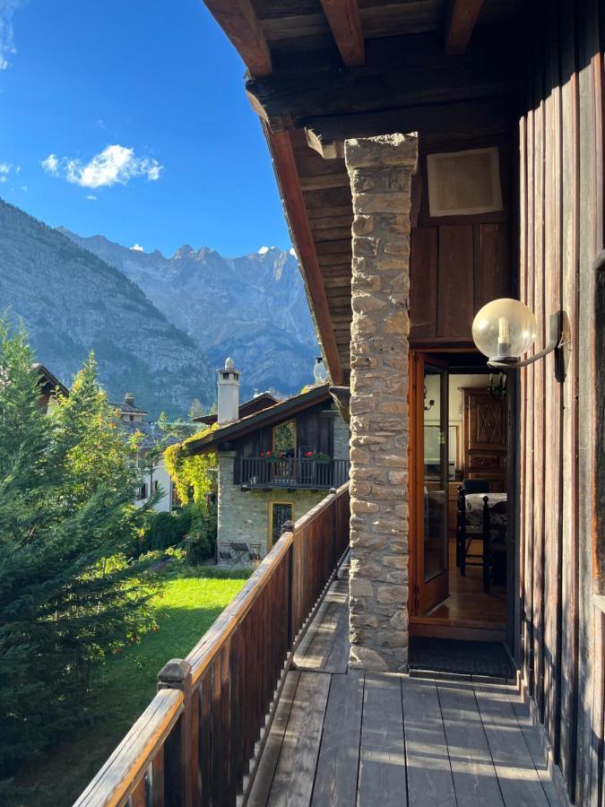 Chalet Blanc "Coeur Sapin" Курмайор Экстерьер фото