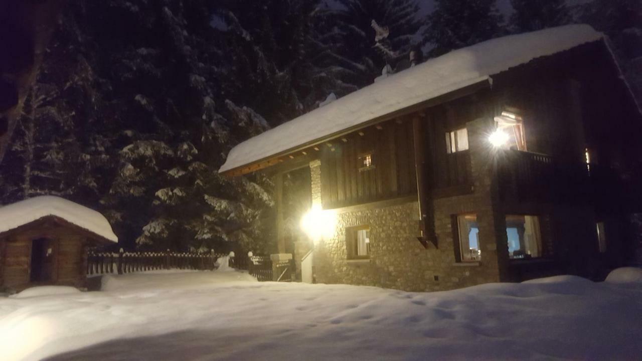Chalet Blanc "Coeur Sapin" Курмайор Экстерьер фото